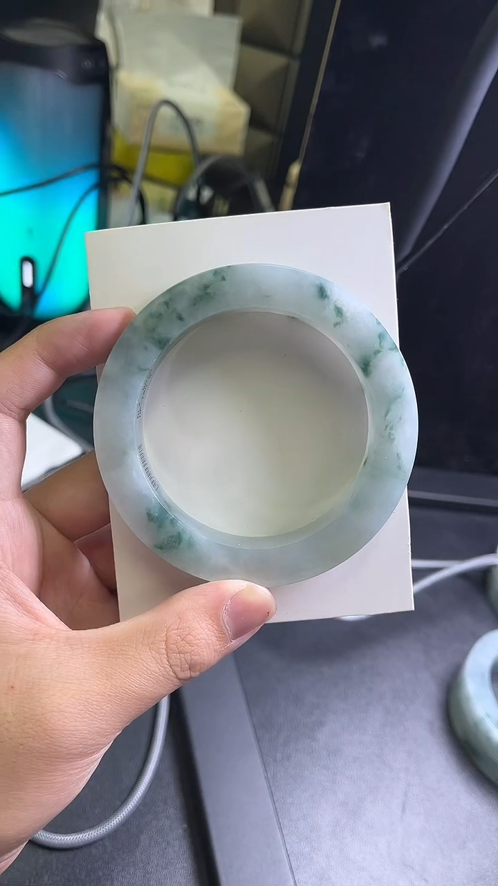 未镶嵌手镯定制翡翠梁*?定制