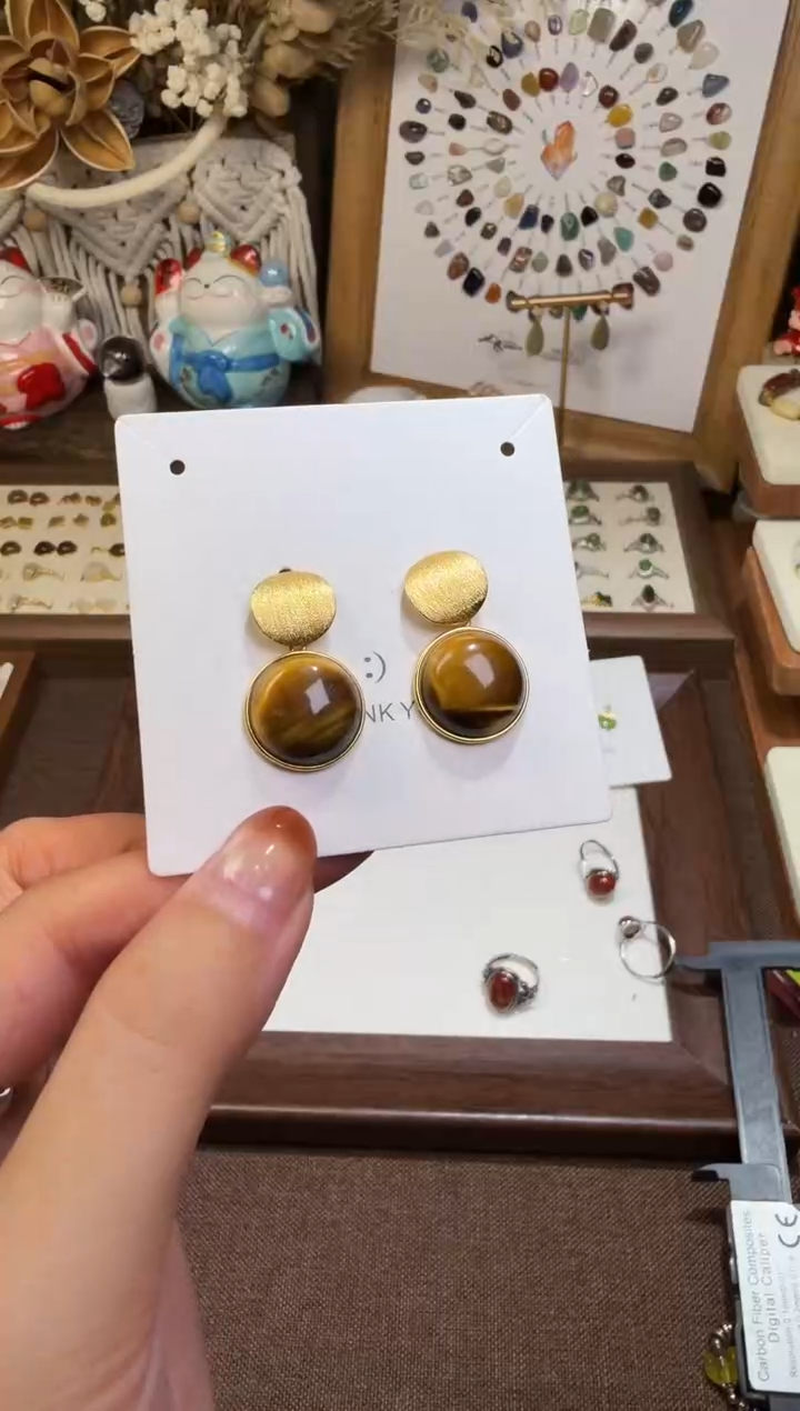 水晶摆件未镶嵌耳钉