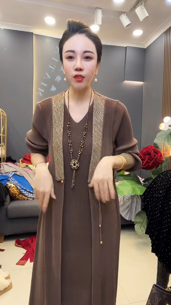 聚酯纤维（涤纶）咖色  国风