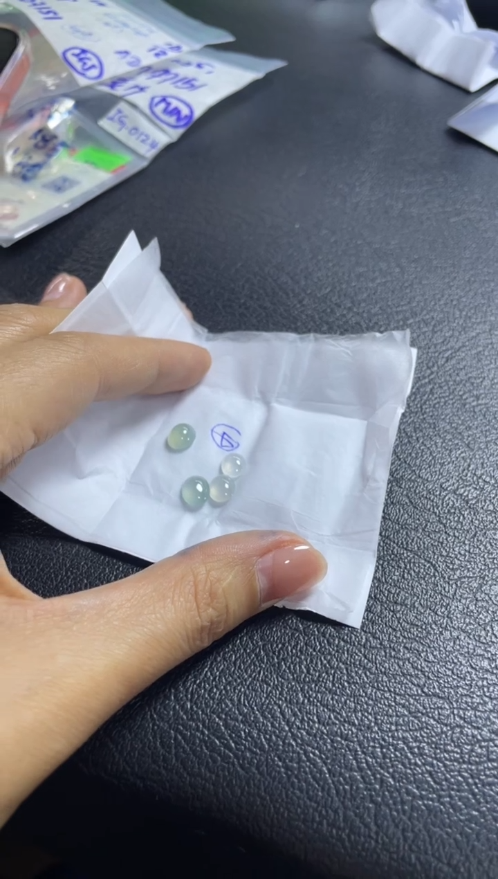 未镶嵌定制翡翠蛋面