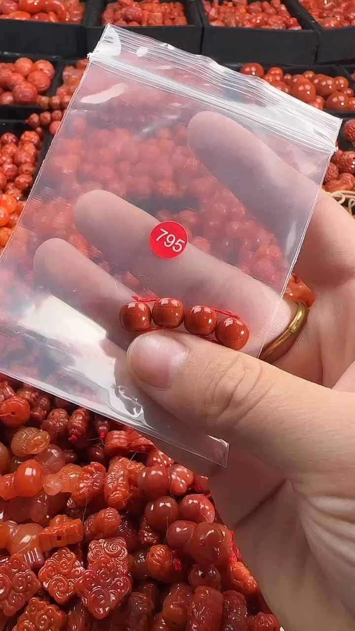 颈饰未镶嵌南红玛瑙1
