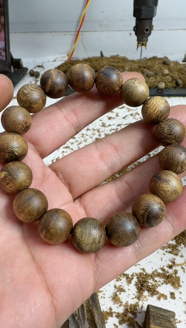 【闪购商品】沉香木手串乌身1.3规格单圈12克留疤