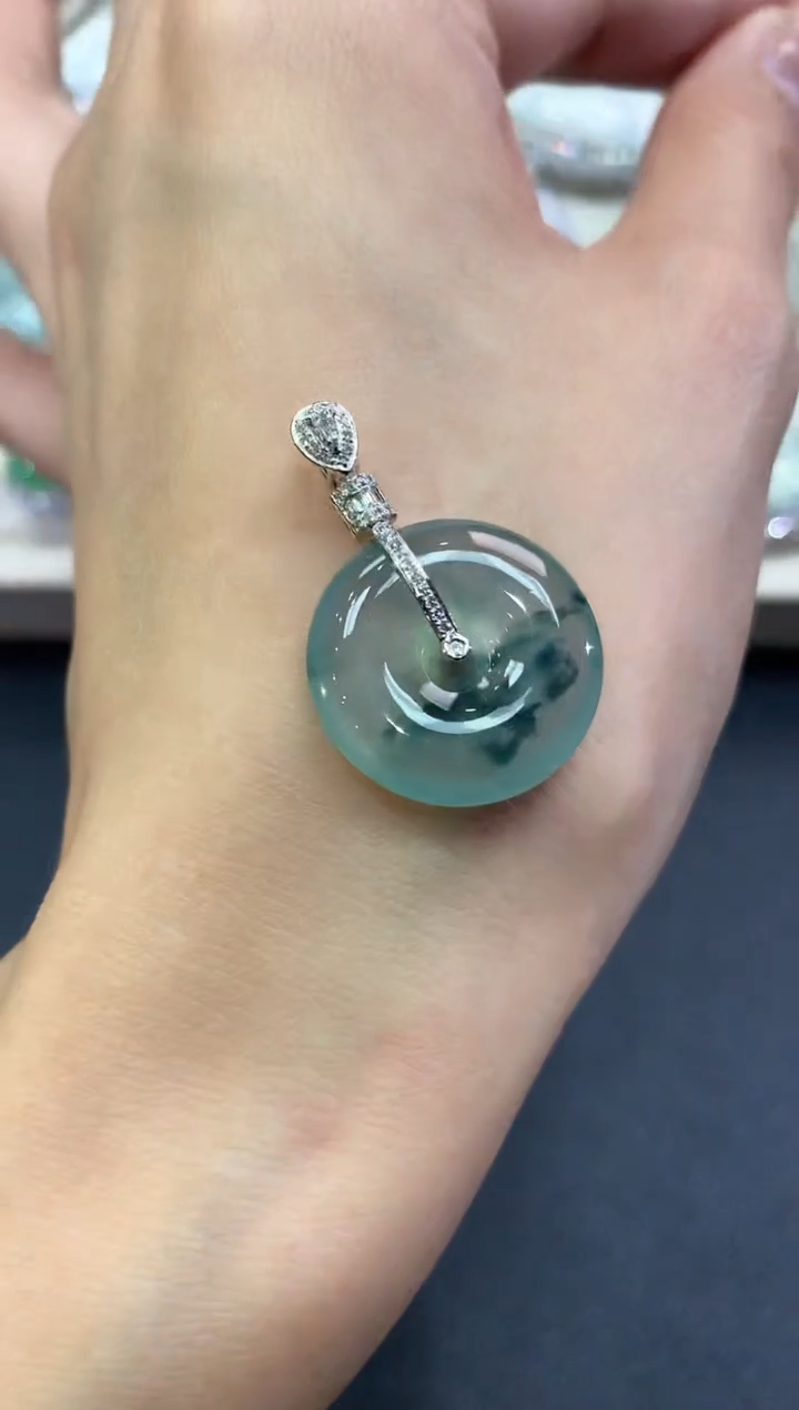 【闪购商品】翡翠吊坠(不含链)18K金镶嵌a99       