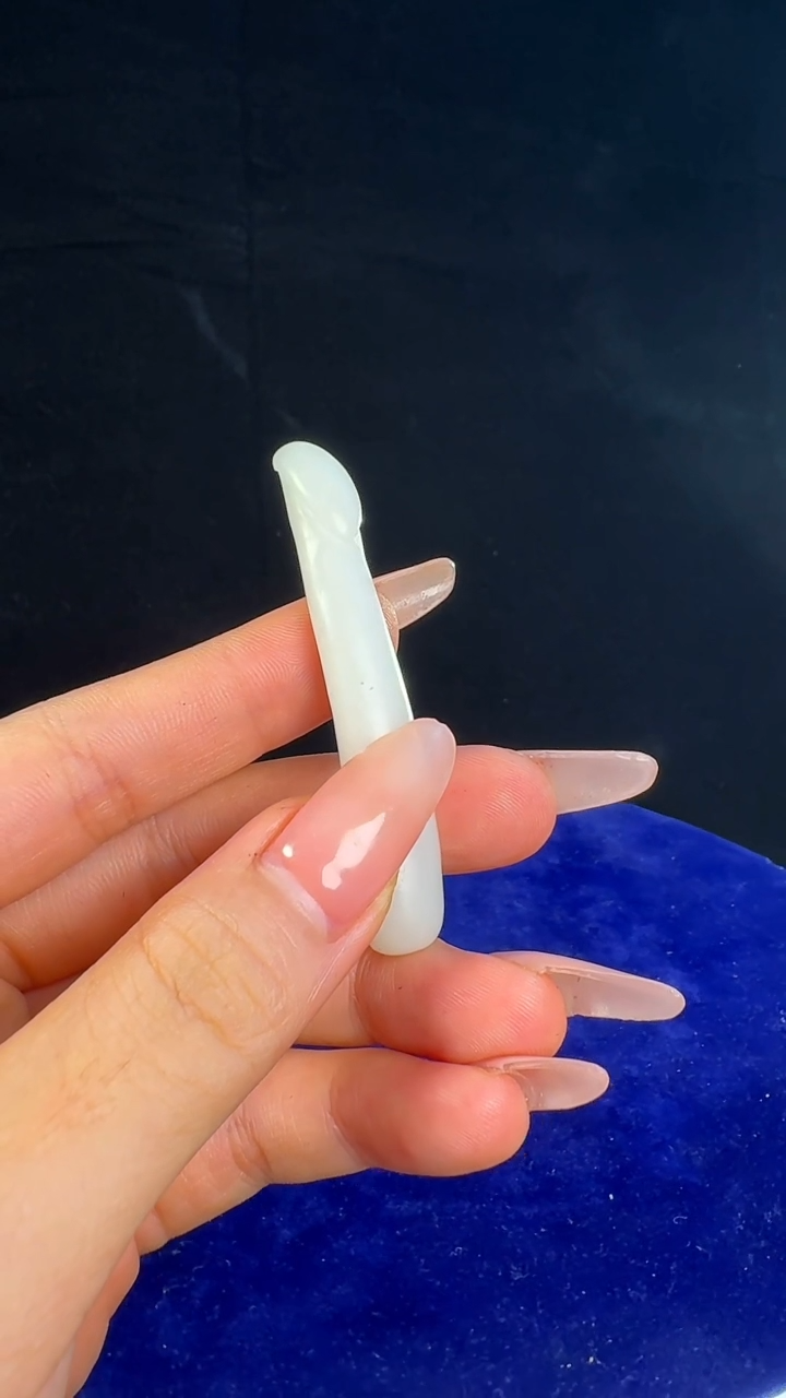 昌化石昌化猪油白作品《金针菇》