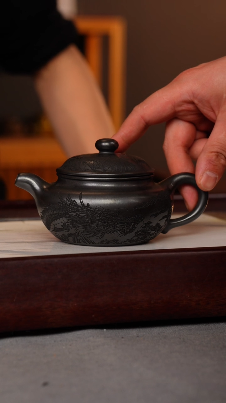 【闪购商品】紫砂茶壶石黄 仿古 刻龙