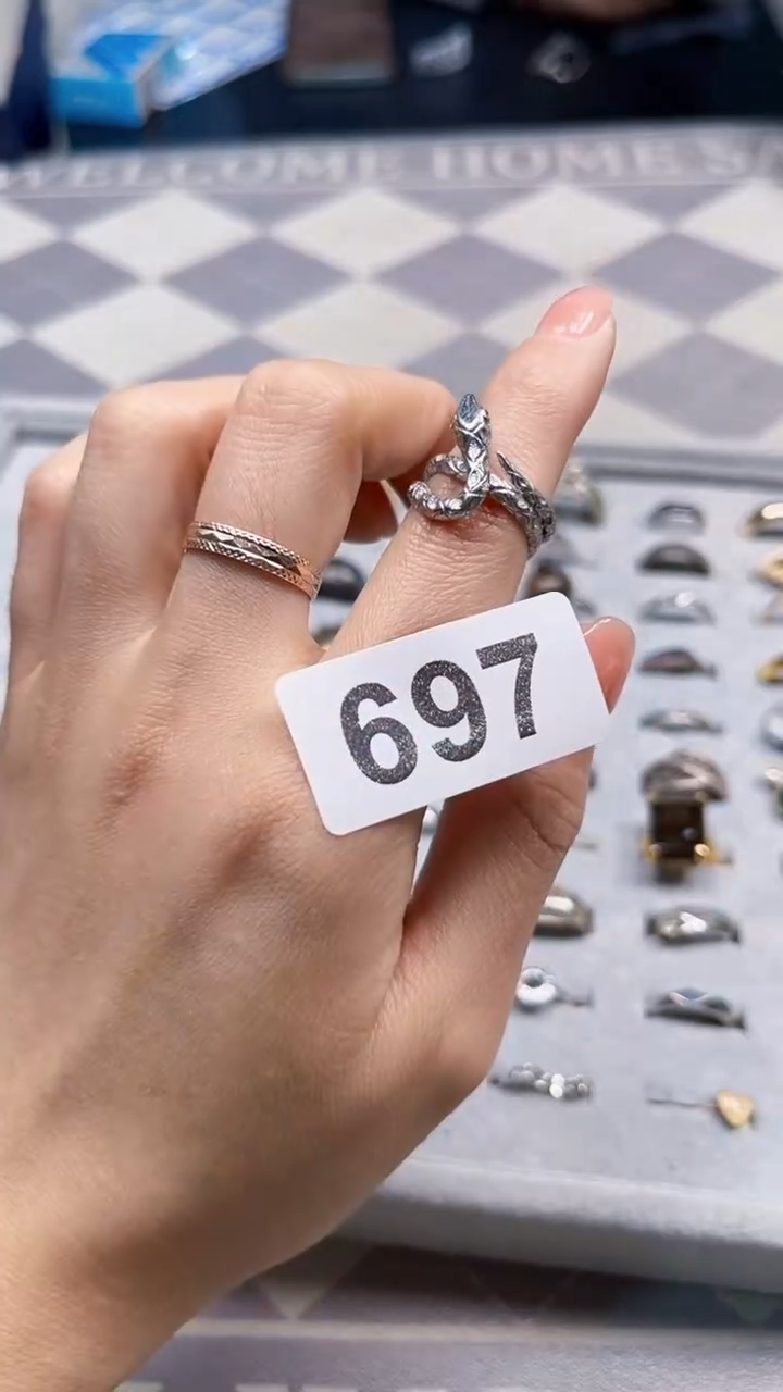 非金属无如图所示时尚饰品