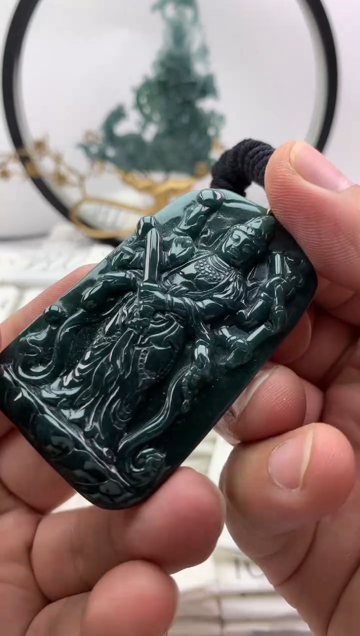 翡翠未镶嵌颈饰千手