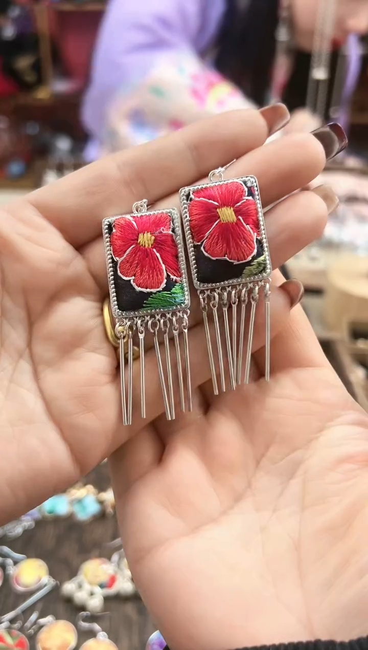 【闪购商品】织绣民族风老绣饰品388