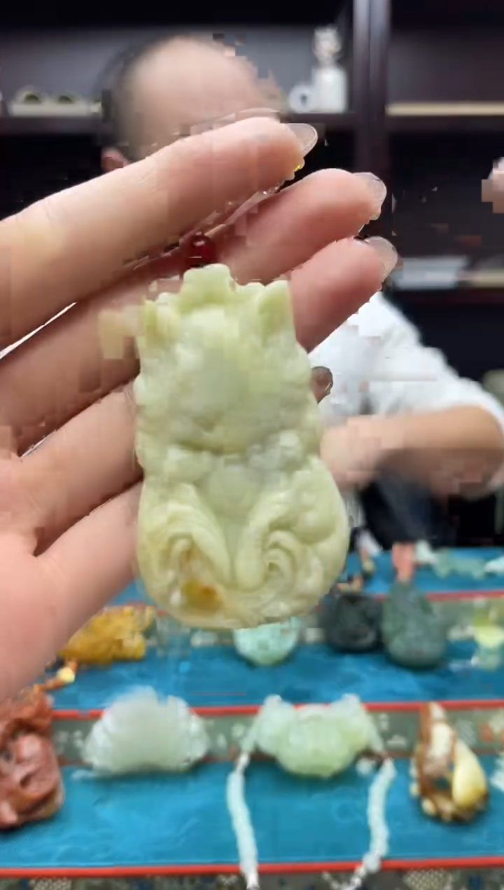 未镶嵌岫玉吊坠·