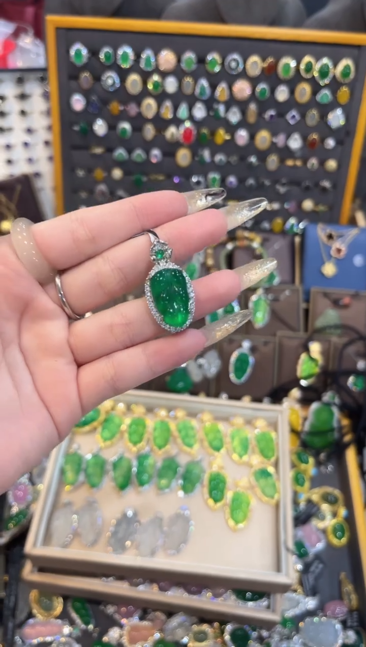 【闪购商品】玛瑙/玉髓未镶嵌颈饰1