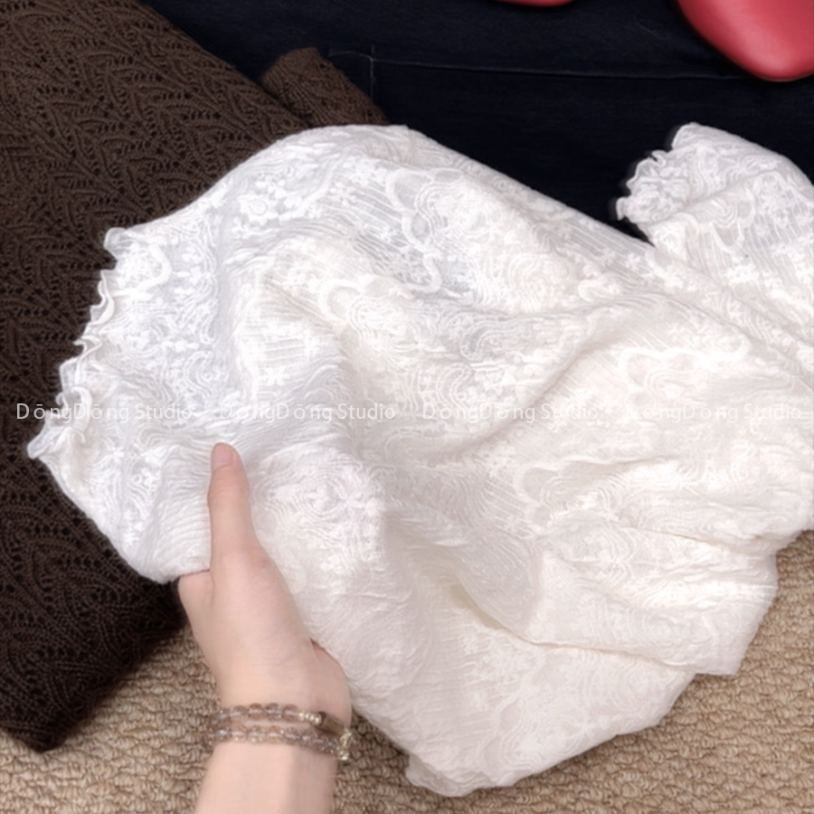 客定款～【法式蕾丝】半高领套头纯色镂空修身长袖木耳边打底衫7098