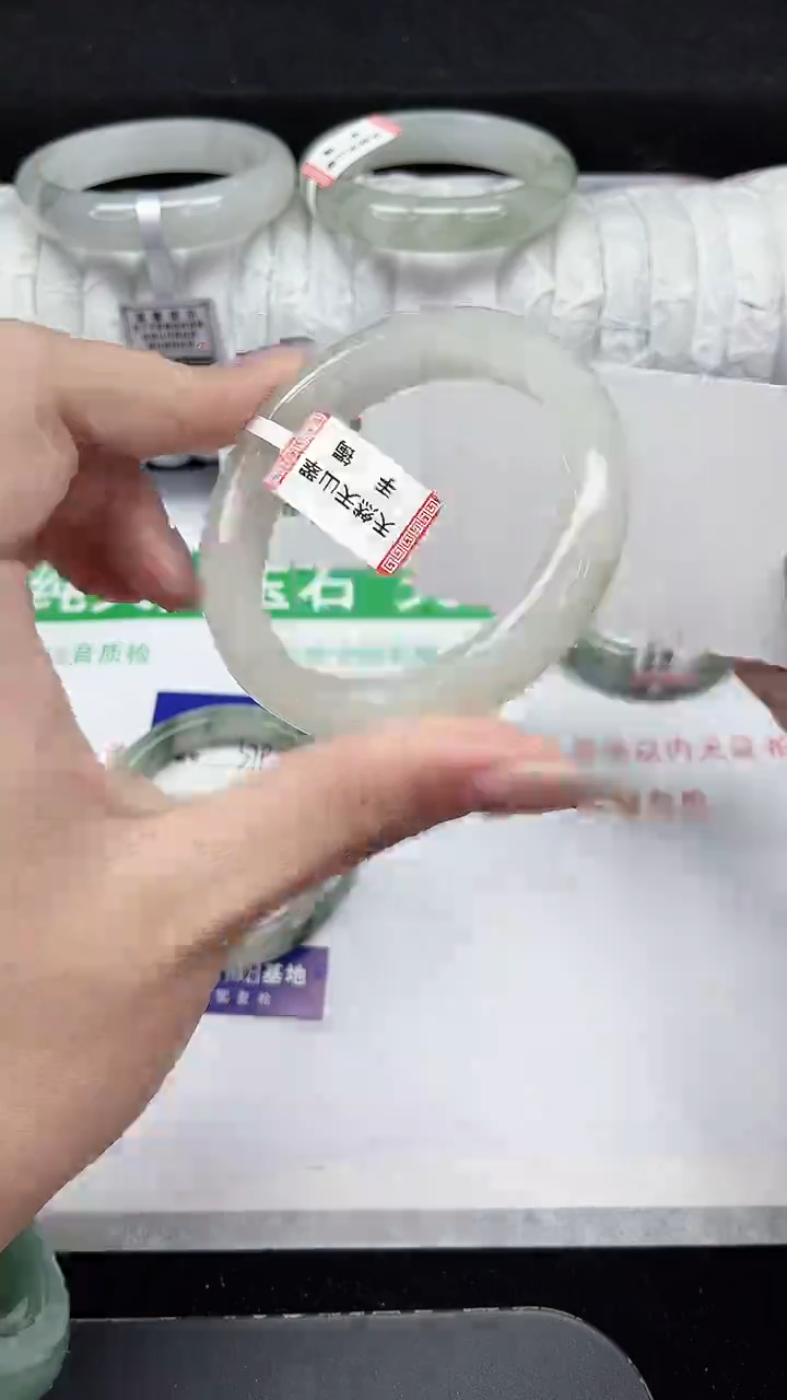 未镶嵌手镯石英质玉380-51/52