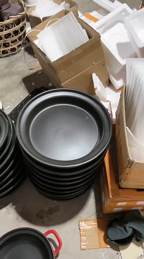 陶瑕疵36黑色圆煎盘