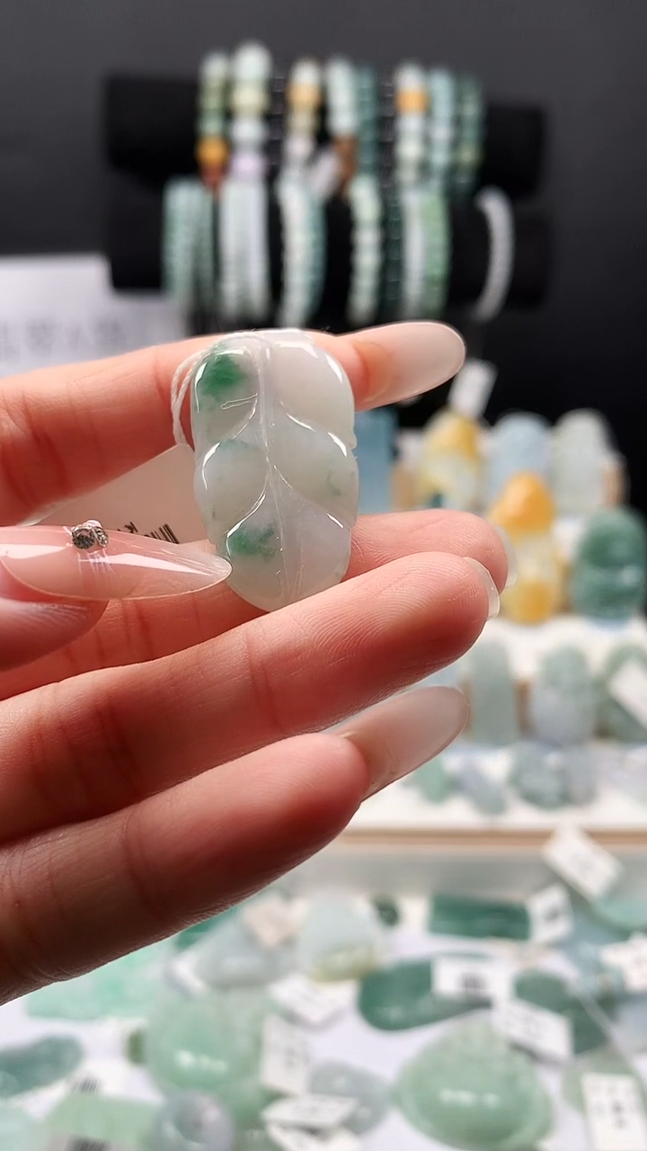 吊坠(不含链)未镶嵌翡翠32吊坠