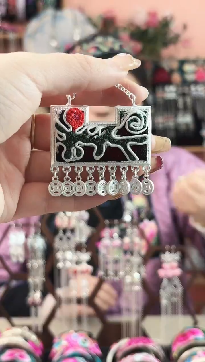 艺枝独绣手工饰品96