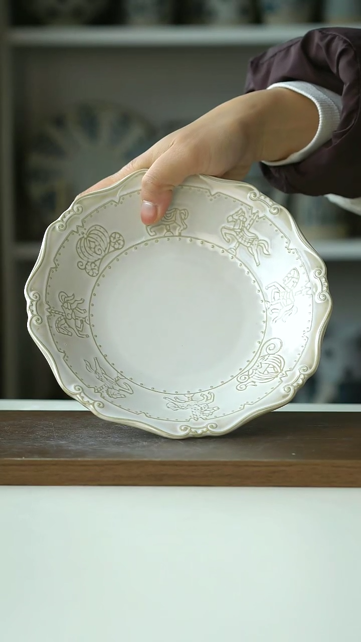 【闪购商品】陶瓷旋转木马小深盘19CM@4-2@