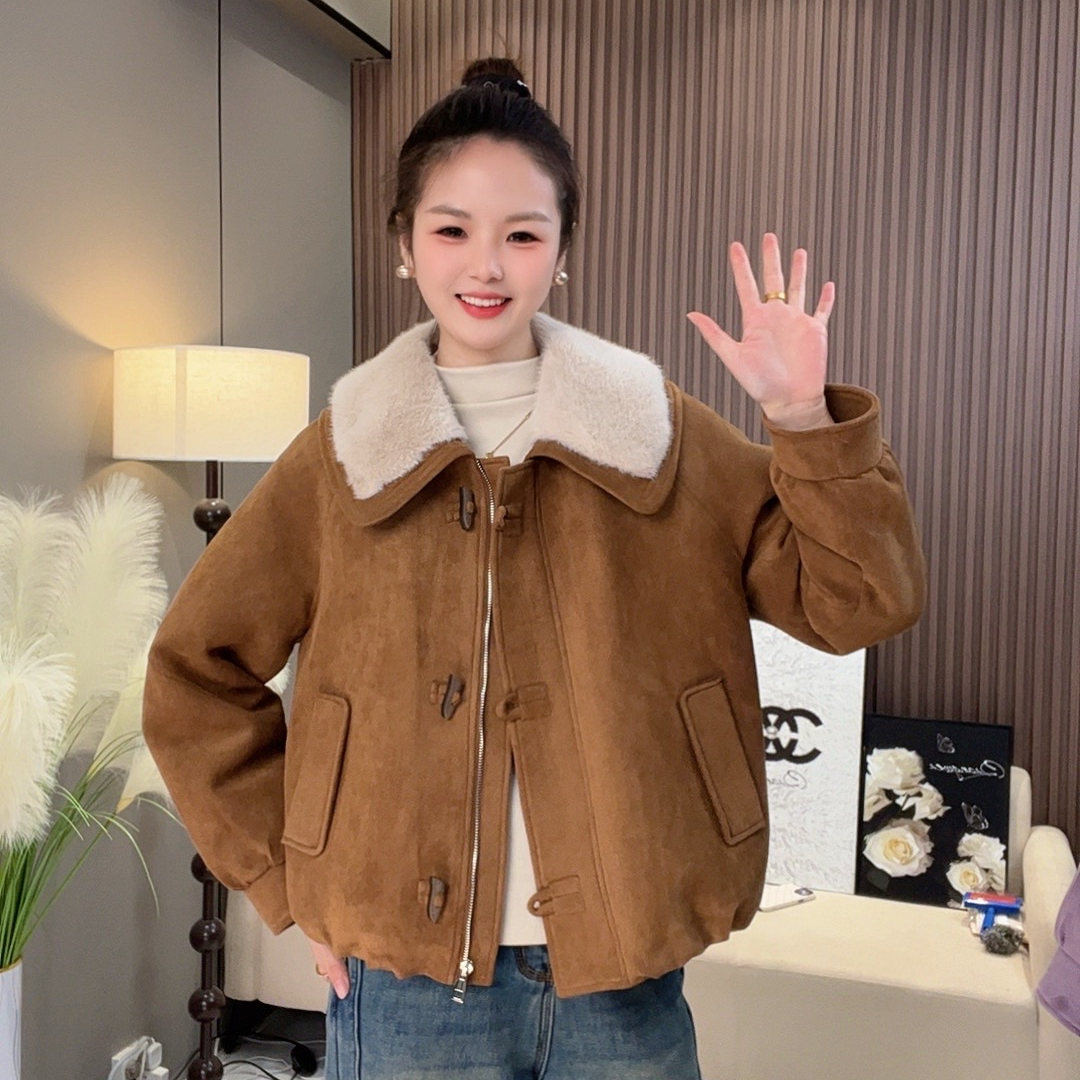 056款2025冬季新款保暖牛皮绒翻领外套休闲时尚女士百搭