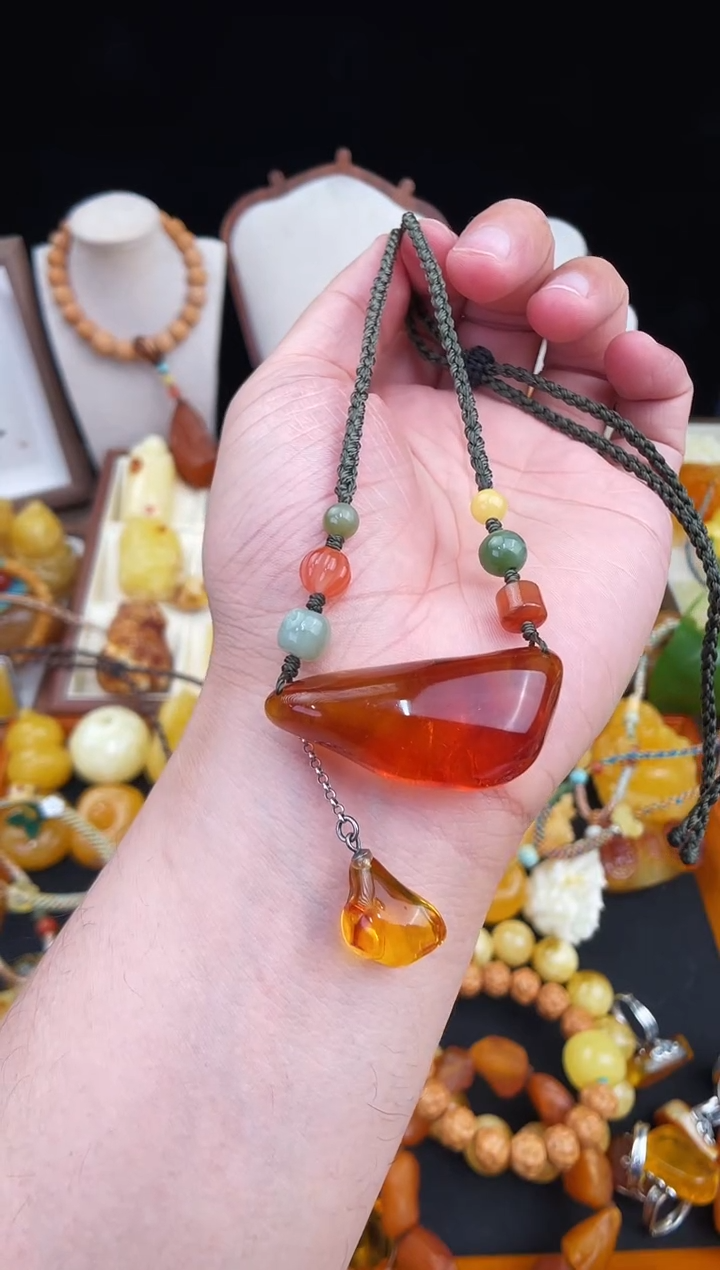 琥珀未镶嵌珠宝奇石柒月