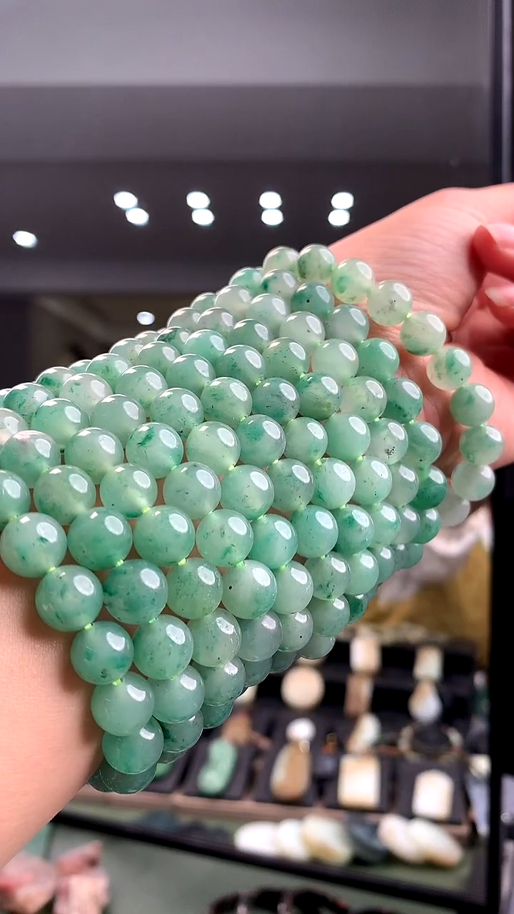 未镶嵌手串石英质玉（非洲翠）手串