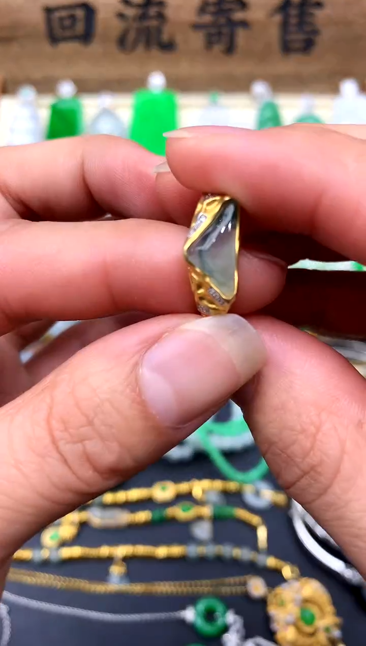 【闪购商品】翡翠戒指18K金镶嵌105-中国好珍宝