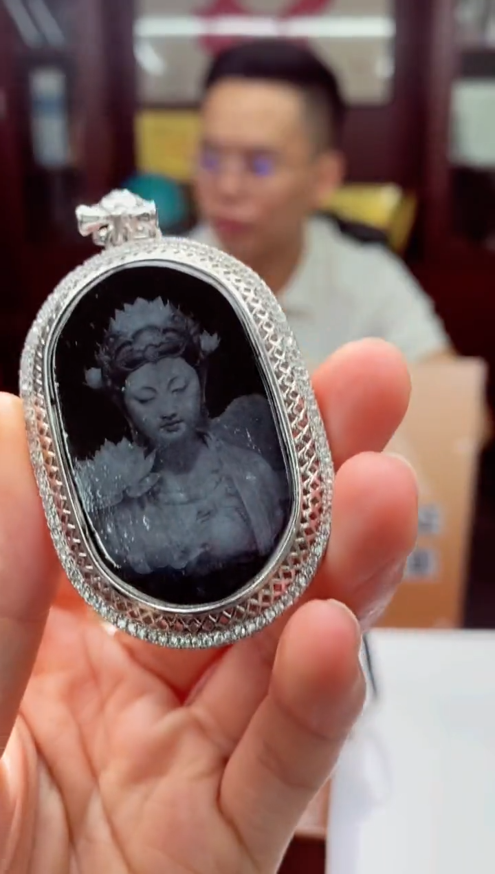 翡翠未镶嵌颈饰LL0721003