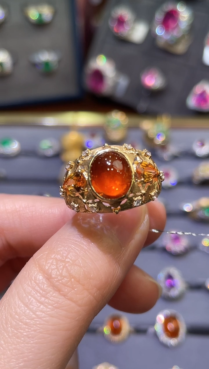 【闪购商品】石榴石戒指18K金镶嵌3.53ct