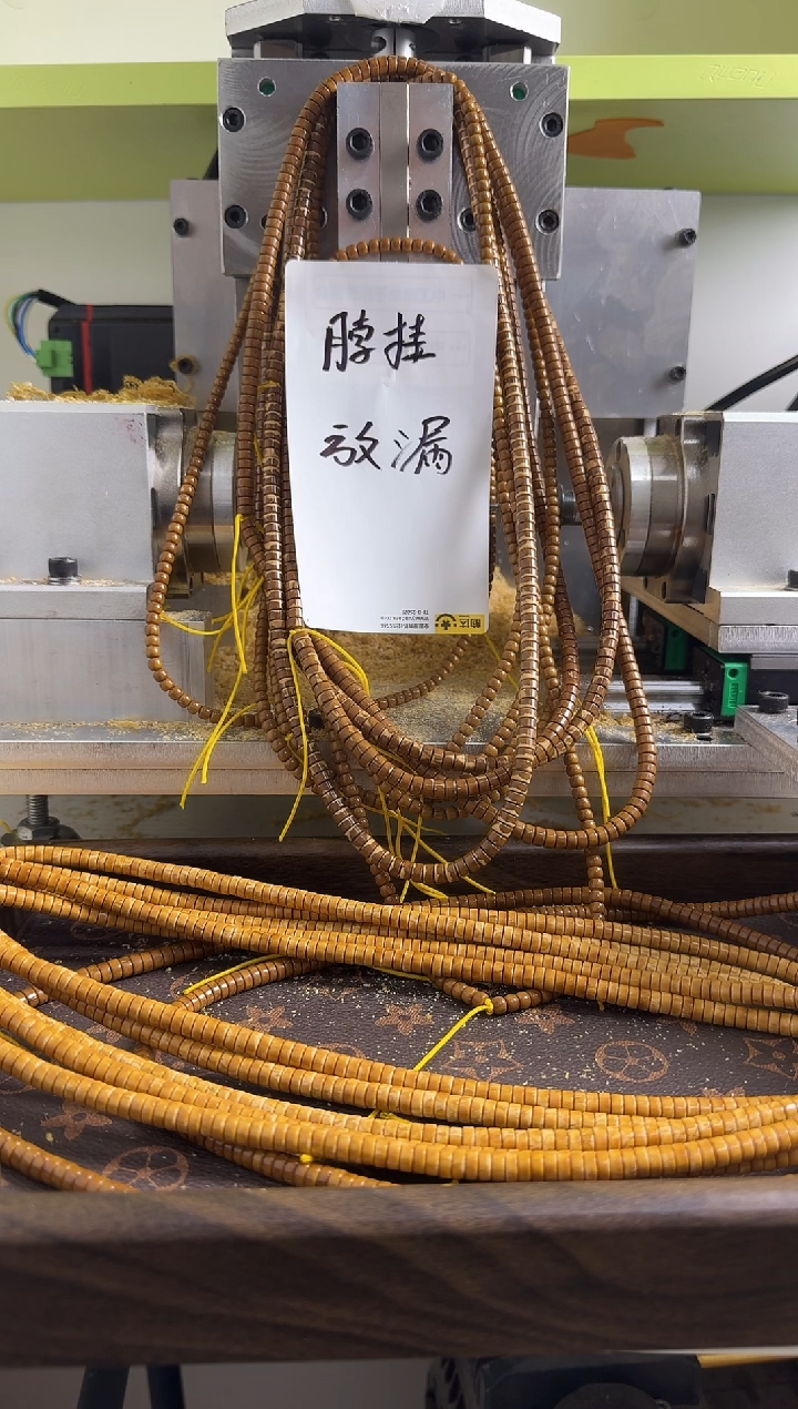 吊坠紫金鼠紫金鼠薯片脖挂黄金甲