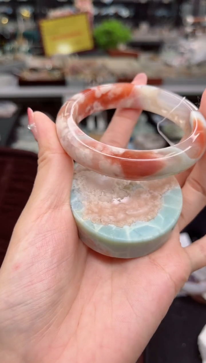 【闪购商品】石英质玉手镯未镶嵌55圈口（赠品镯心）2s9545