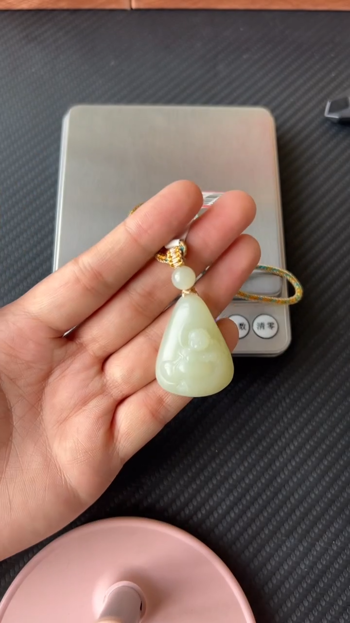 【闪购商品】和田玉吊坠(赠链)未镶嵌且末微色差迪克兰一细