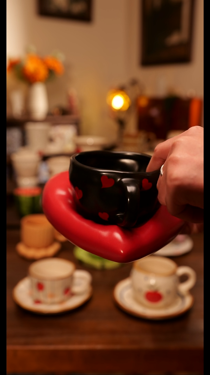 陶瓷便携款爱心杯碟   手绘釉下彩