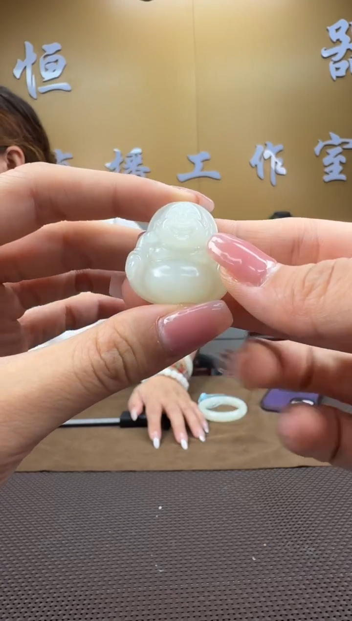 颈饰未镶嵌和田玉挂件