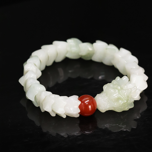 天然新疆玉石飘绿手串龙戏珠龙鳞金丝玉多样性发其一手串Y947