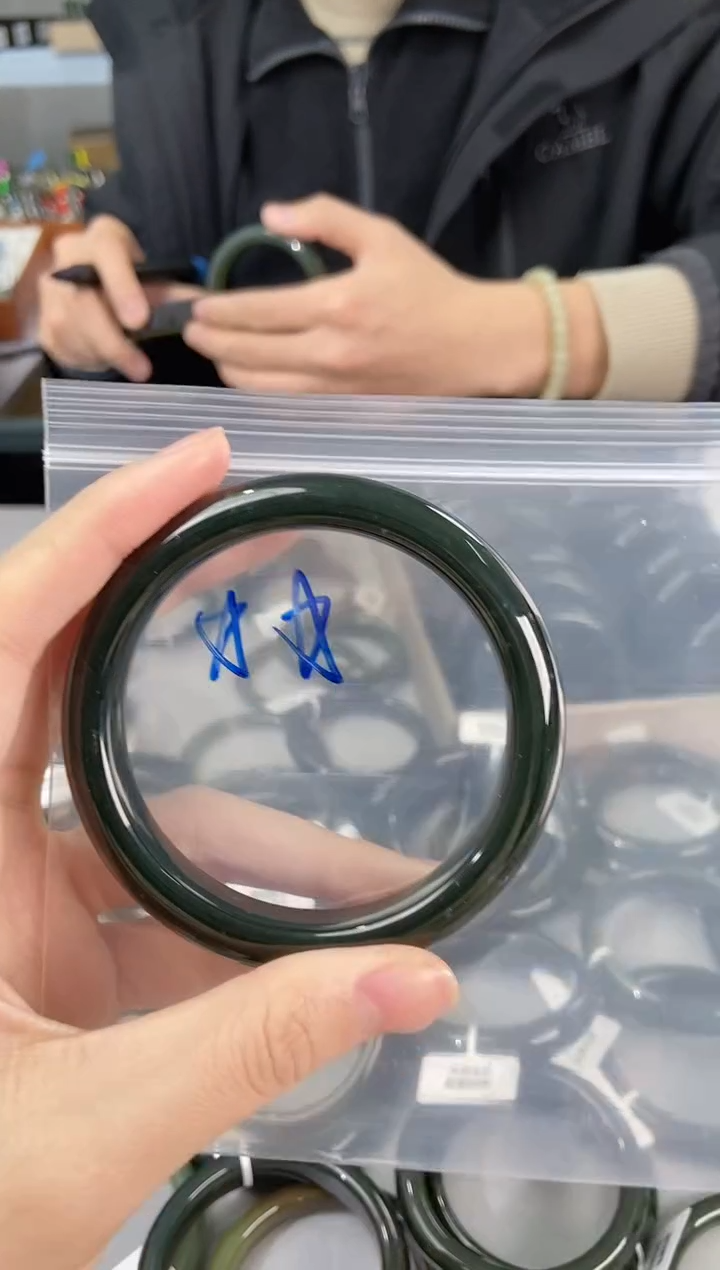 【闪购商品】和田玉手镯未镶嵌和田玉手镯