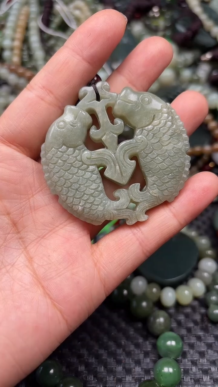 和田玉未镶嵌颈饰1