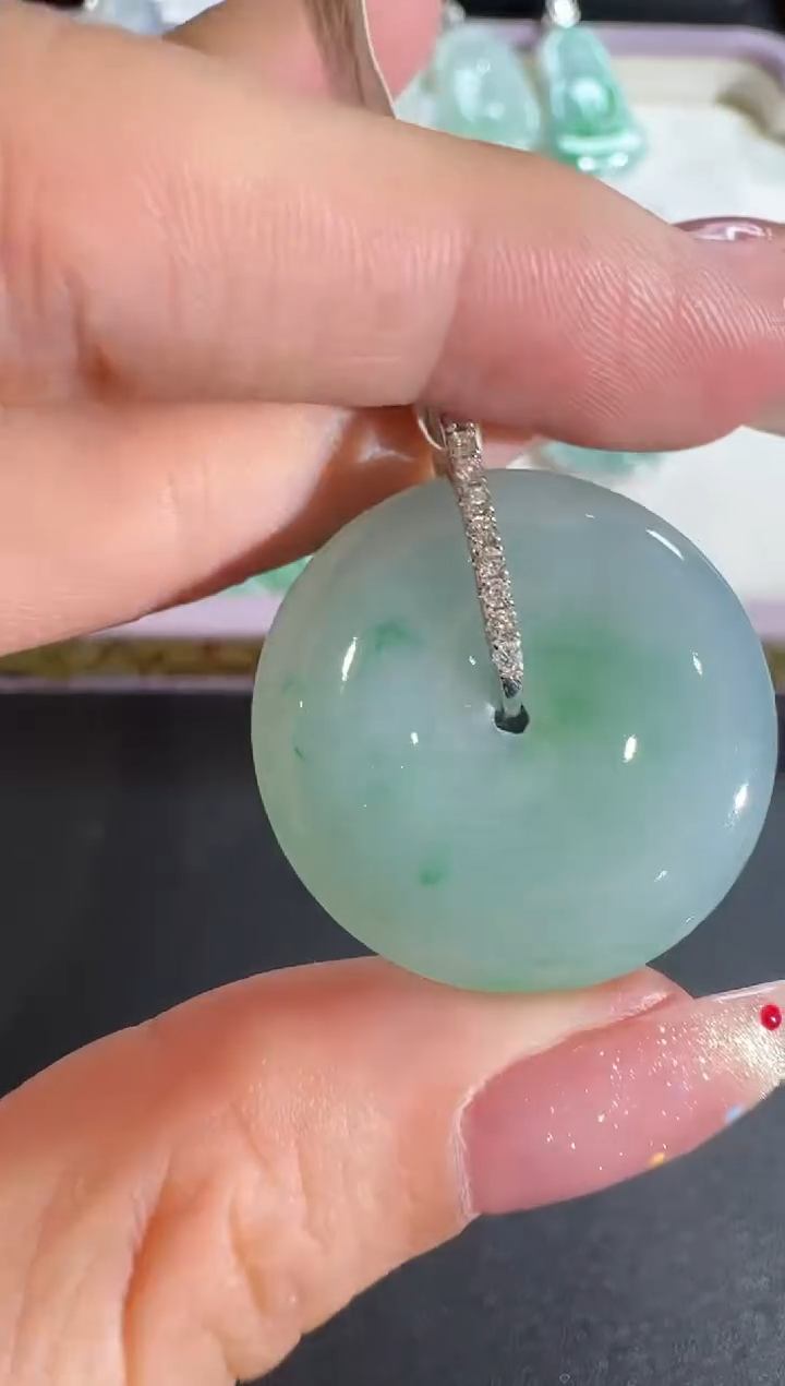 【闪购商品】翡翠吊坠(不含链)18K金镶嵌【源头工厂】钻石镶嵌
