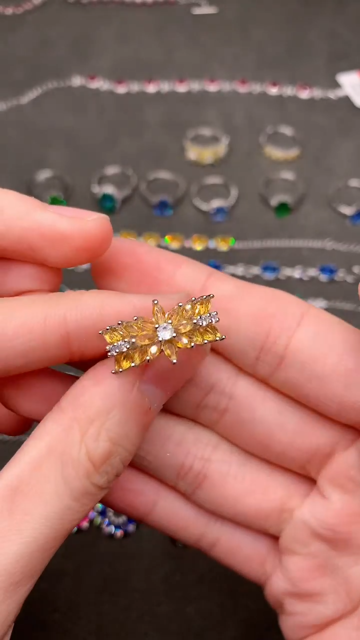 【闪购商品】彩色蓝宝石戒指银S925镶嵌····