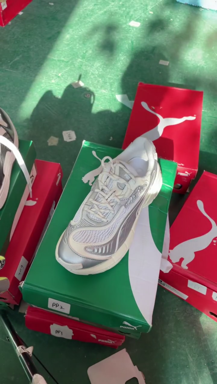 彪马时尚休闲运动鞋40.5M  QQ36