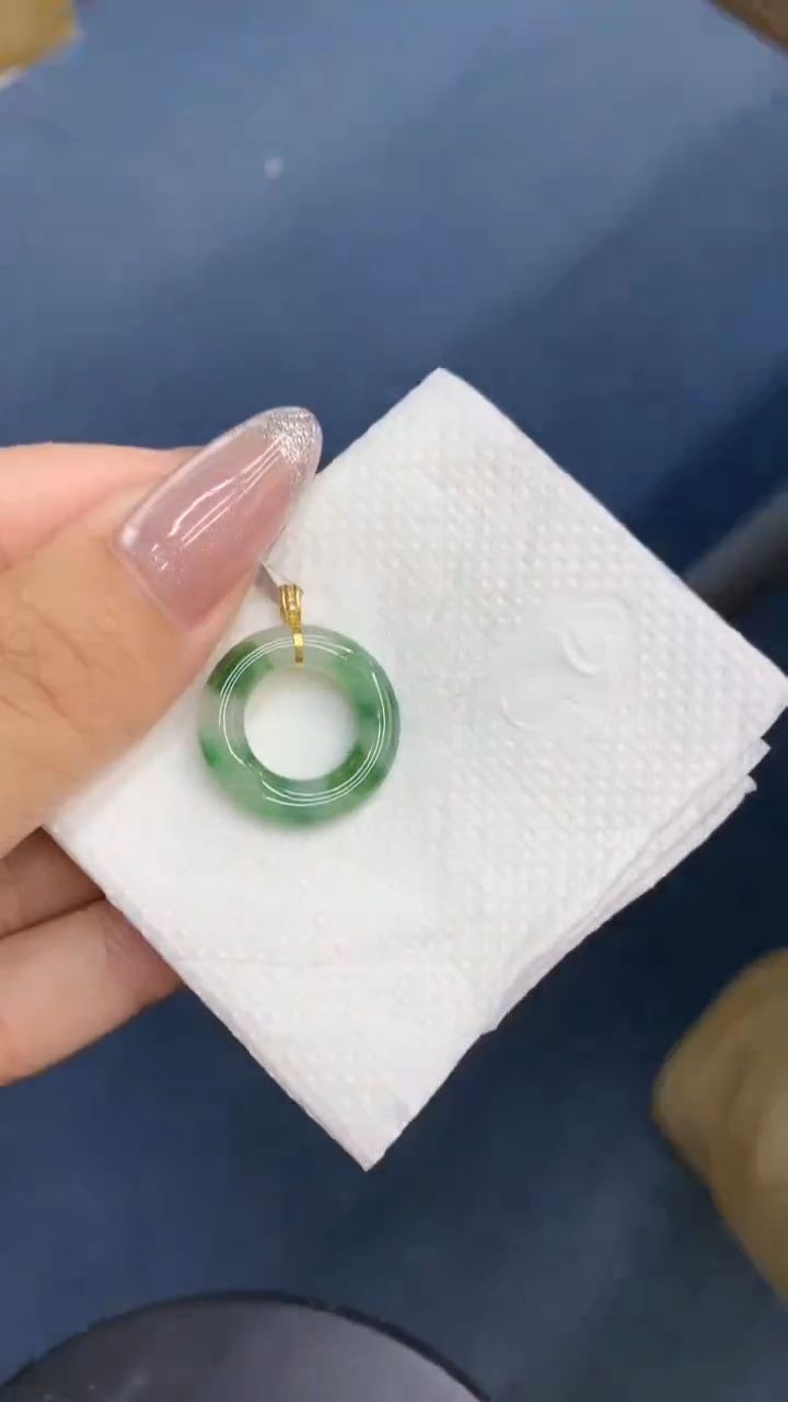 颈饰18K金镶嵌翡翠1