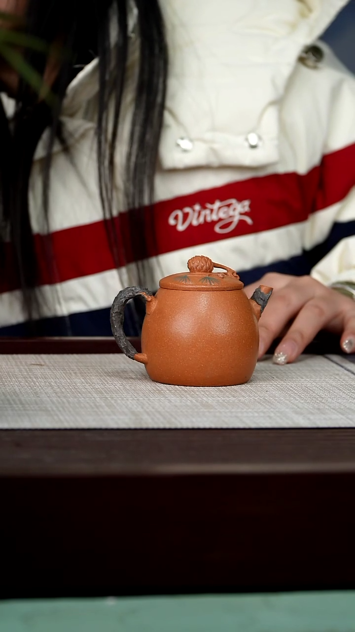 【闪购商品】宜兴原矿紫砂壶茶壶150C