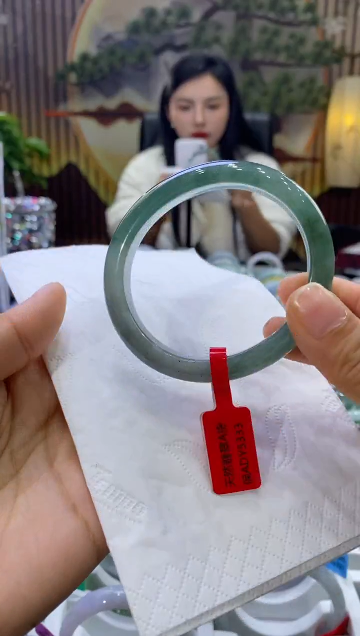 【闪购商品】翡翠手镯未镶嵌多人05562