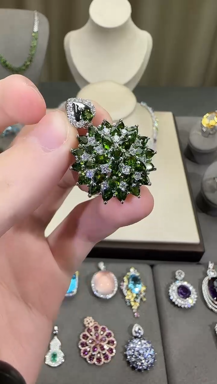 银S925镶嵌透辉石吊坠23mm吊坠繁花吊坠高级款