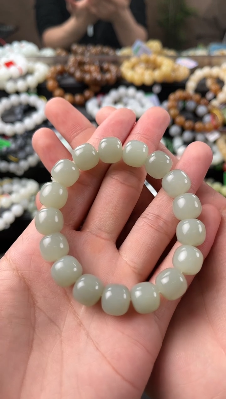 【闪购商品】和田玉手串未镶嵌且末青白老型珠手串卡12微色差