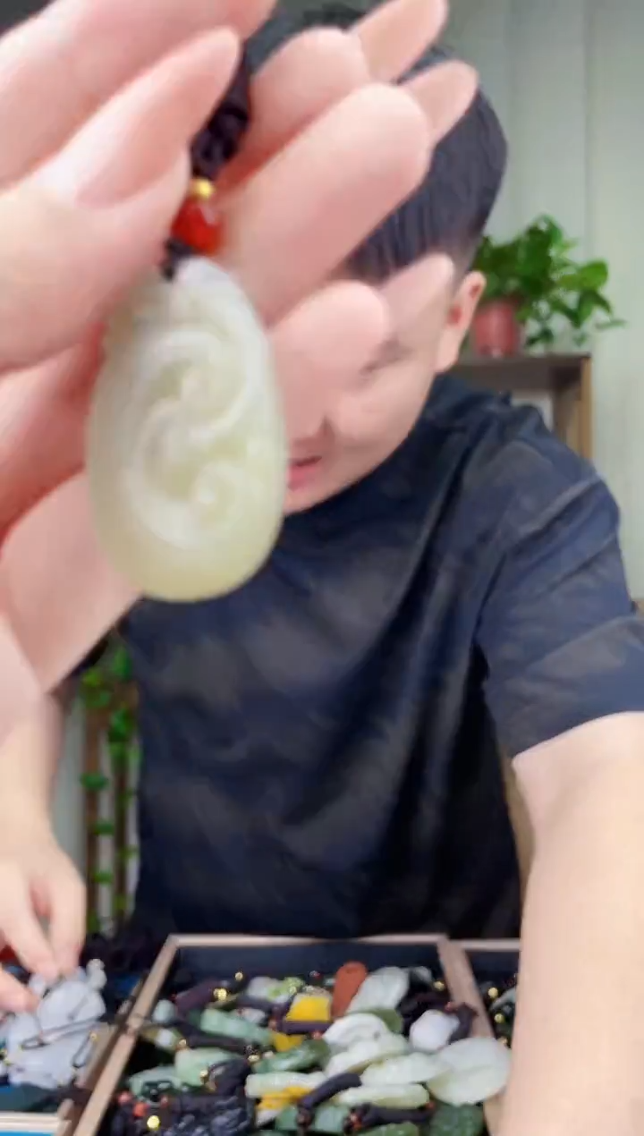 未镶嵌和田玉挂件拍一发一，多样性发货！