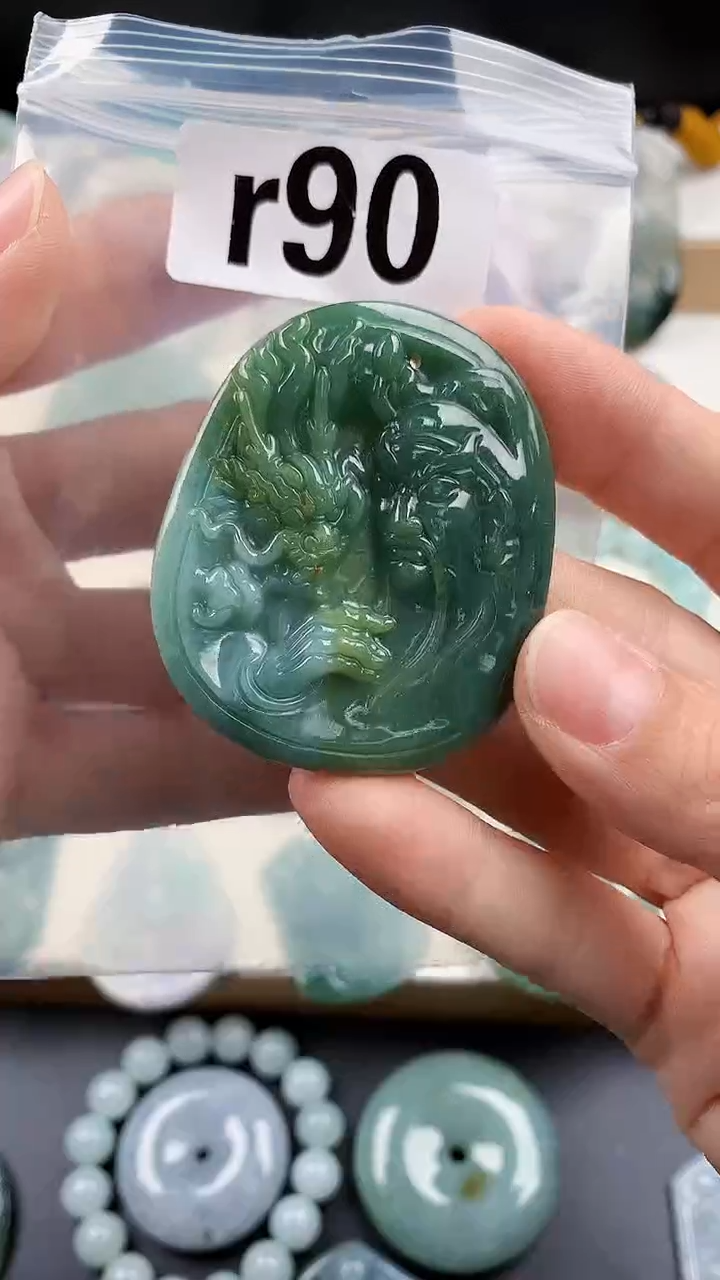 颈饰未镶嵌翡翠天然翡翠吊坠挂件