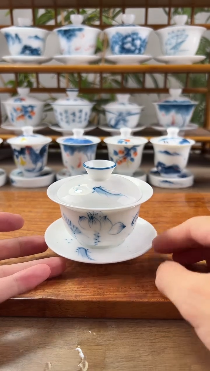 微瑕荷花鱼聚130ml三才盖碗