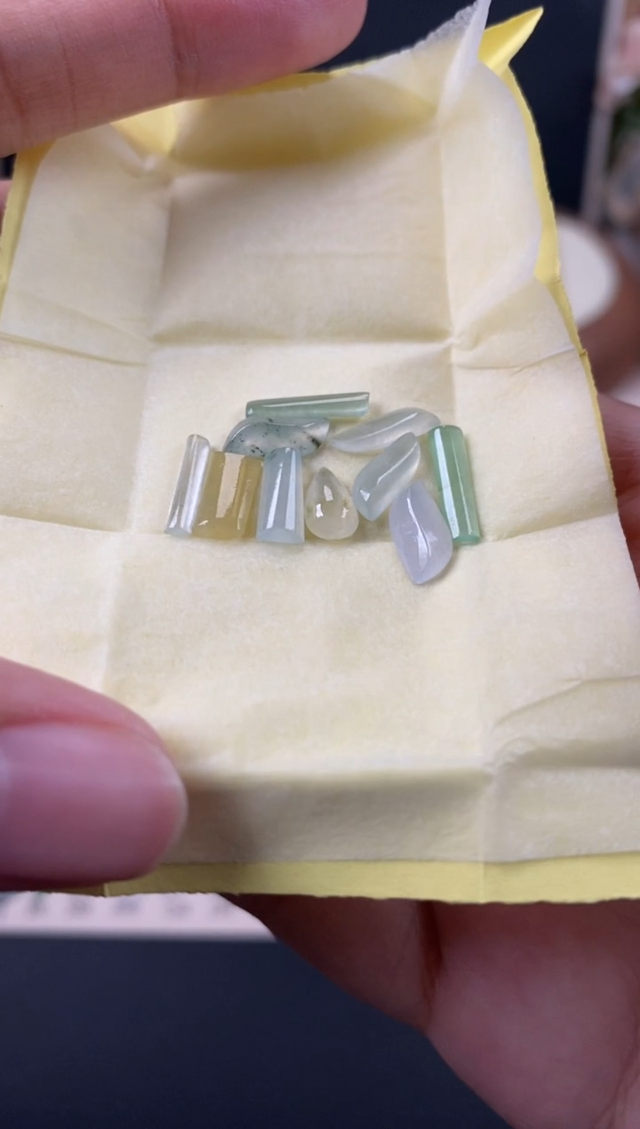 【闪购商品】翡翠颈饰未镶嵌翡翠冰种裸石