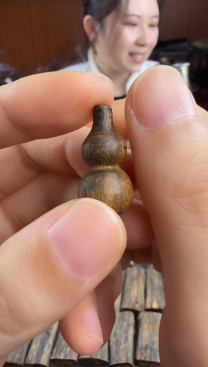 沉香沉香碎屑奇楠沉香原材料小葫芦一个