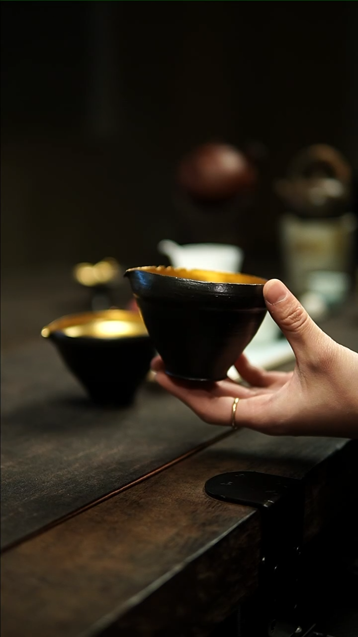 【闪购商品】欧文陶泥黑金公道11111