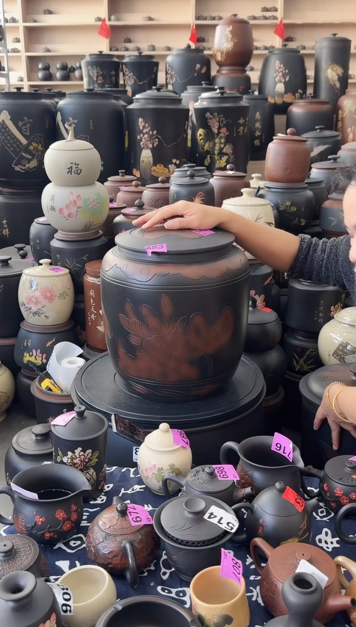 罐瑕疵茶缸高33cm荷花   683