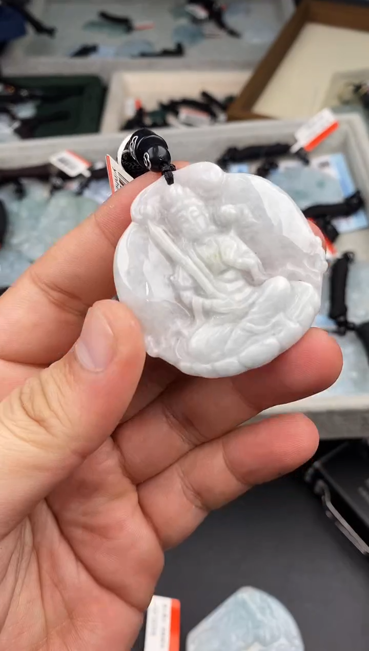 【闪购商品】翡翠颈饰未镶嵌  天然翡翠，一物一图